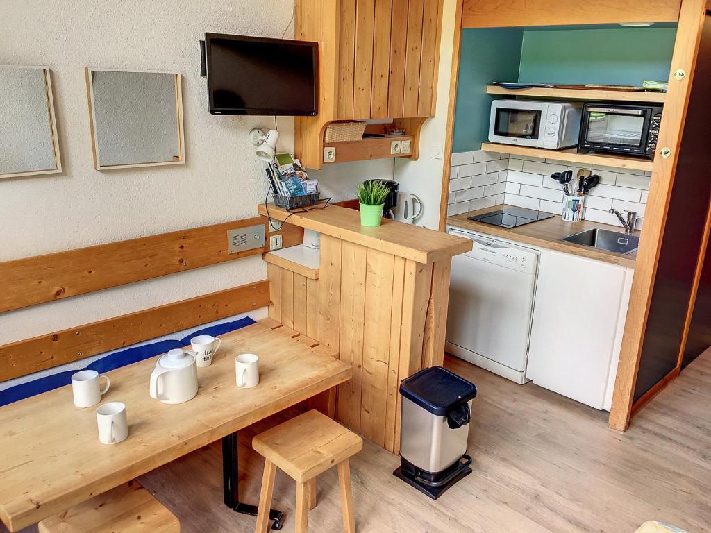 Studio mezzanine proche des pistes avec balcon et Wifi - FR-1-346-510 - 2