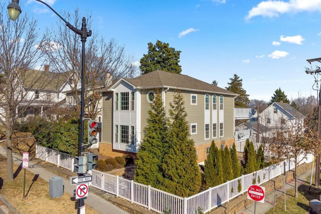 Spacious Home for Gathering: Business or Family Retreat!