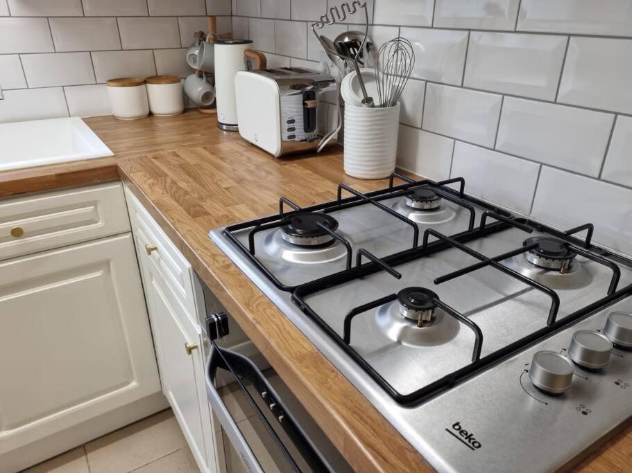 1750s Cottage with Open Fire and Beams, Upholland photo 8