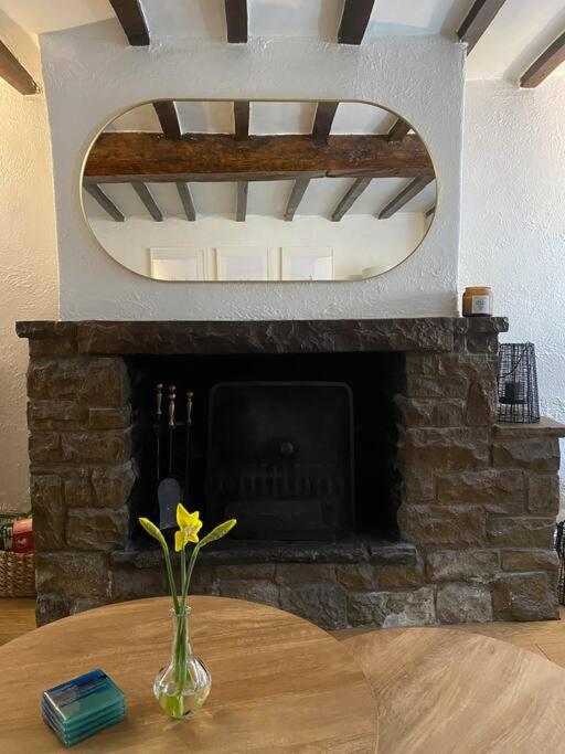 1750s Cottage with Open Fire and Beams, Upholland photo 3