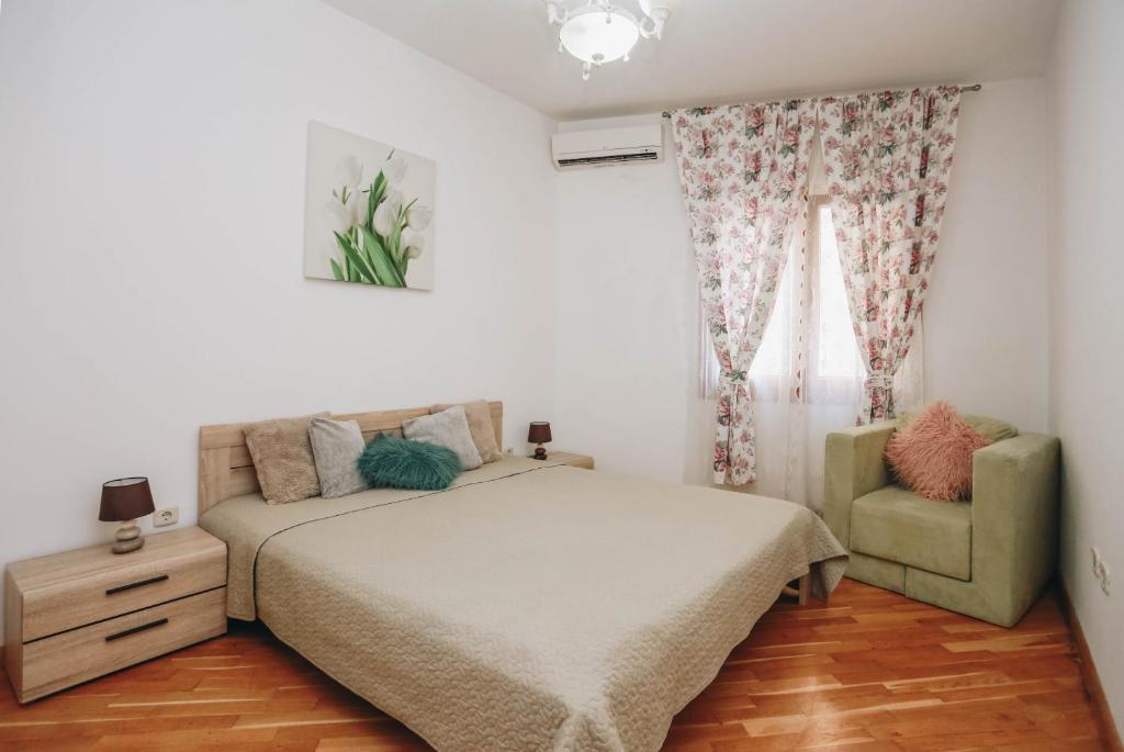 Apartment near Ponta Nova of Rafailovici - 4