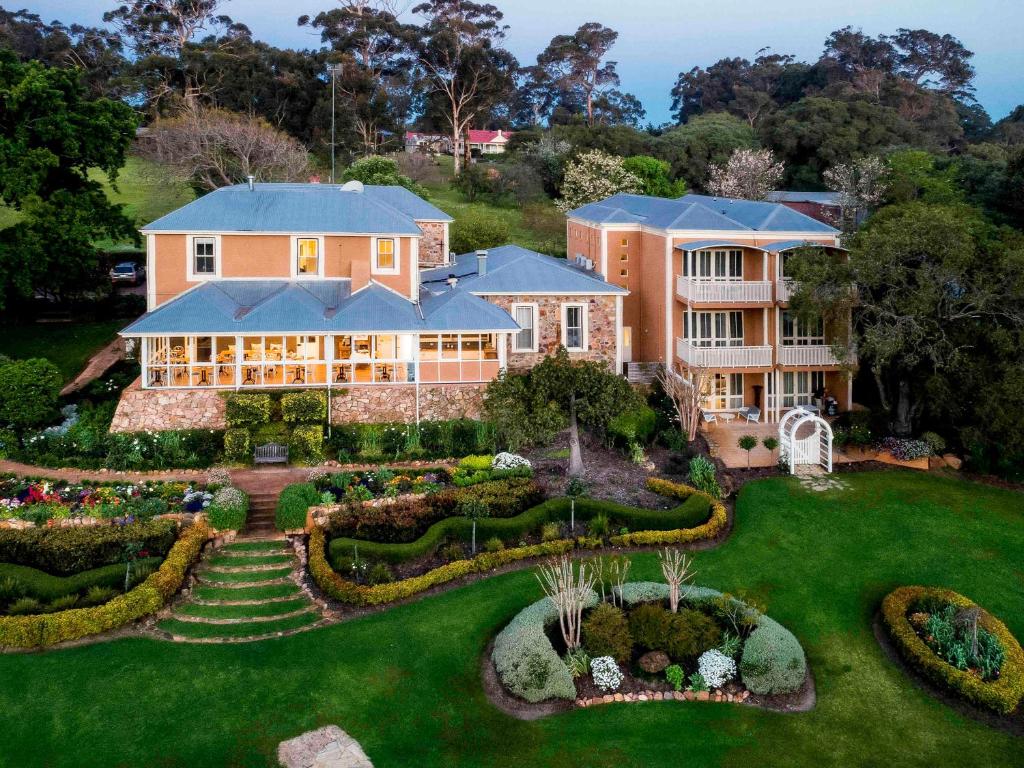 Grand Mercure Basildene Manor, AVC Apartments photo