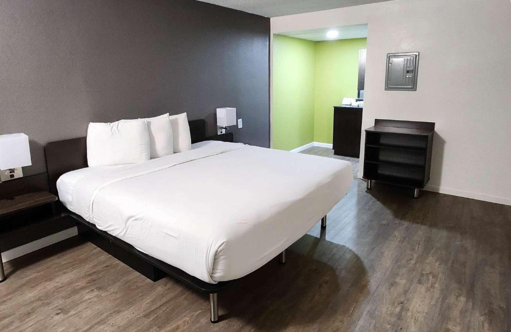 Motel 6-Columbus, GA - Downtown photo