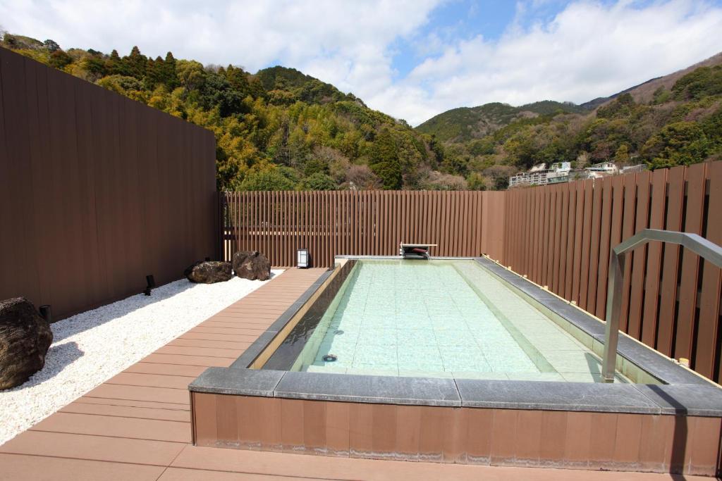 Open air bath