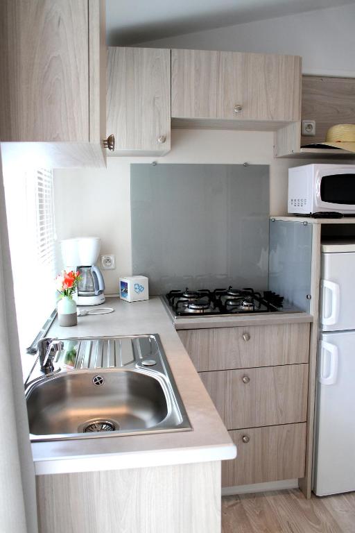 Camping Resort Les Champs Blancs - 3