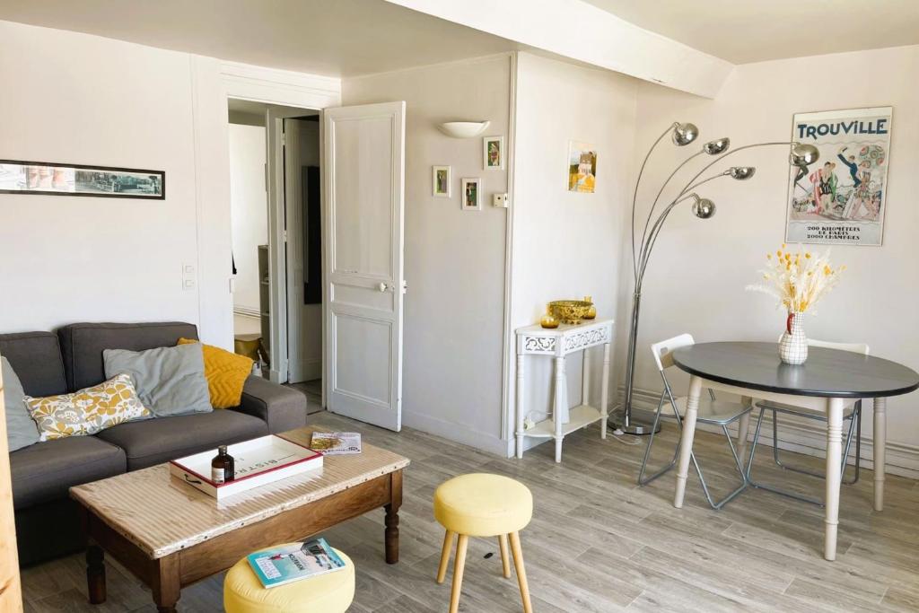 luminous apartment in the heart of trouville, Trouville-sur-Mer