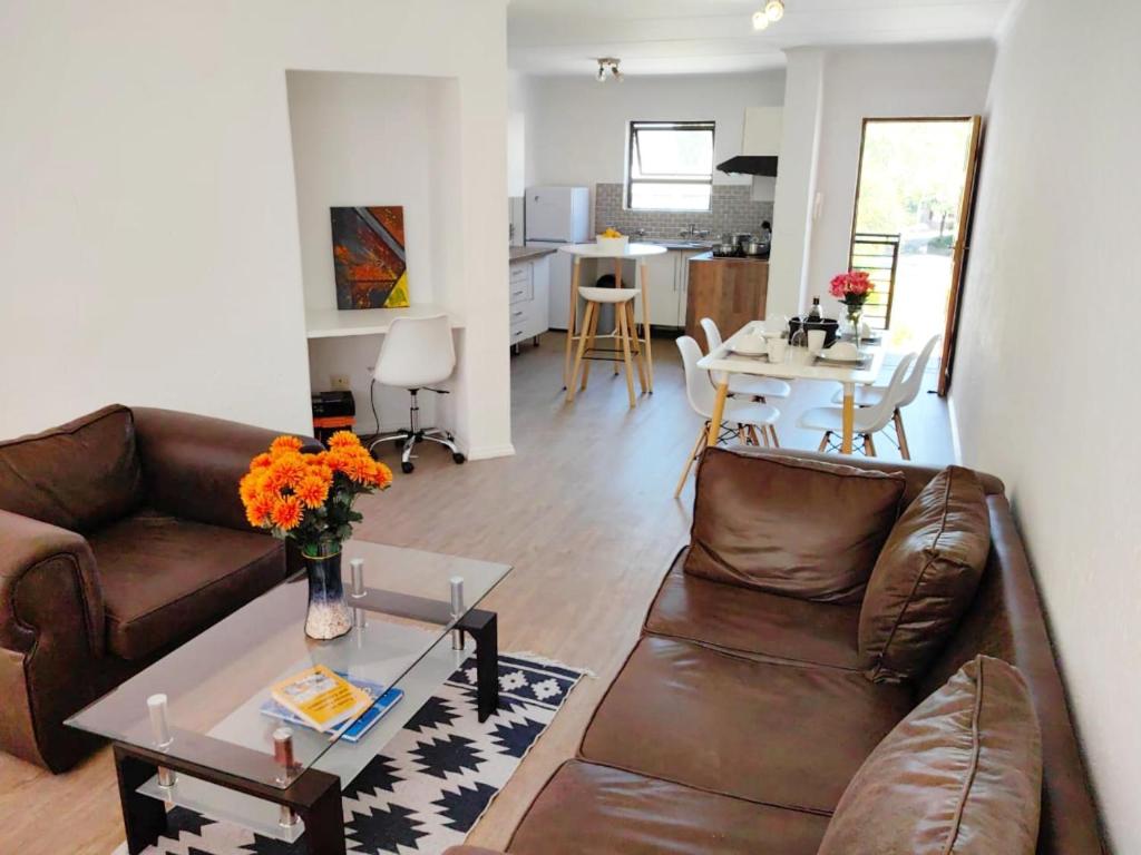 Paulshof Sandton Apartments - Central Square Complex — Hotel in Johannesburg