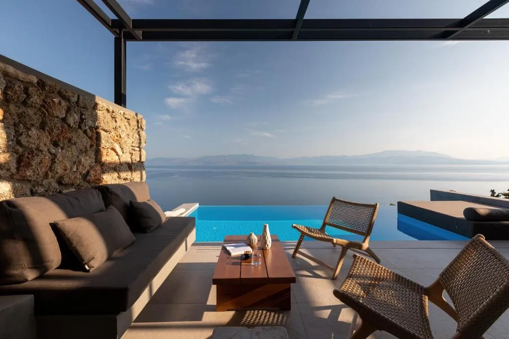 ​Le Grand Bleu Resort, hotel in Derveni