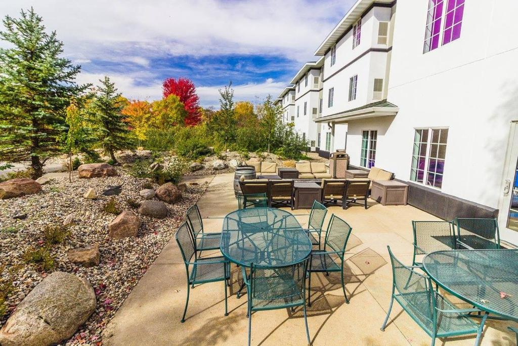 River Hills Hotel- Mankato photo