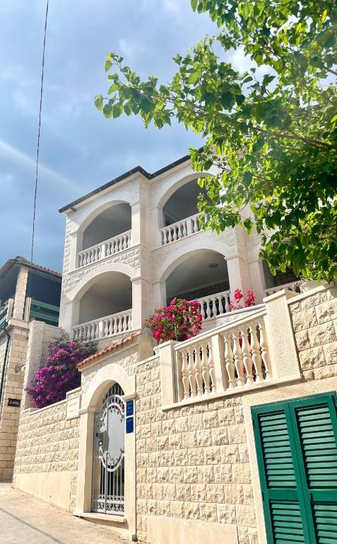 Villa Mira photo