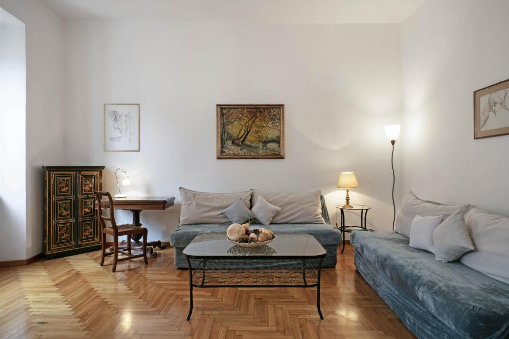Trevi Fountain Apartment - 2