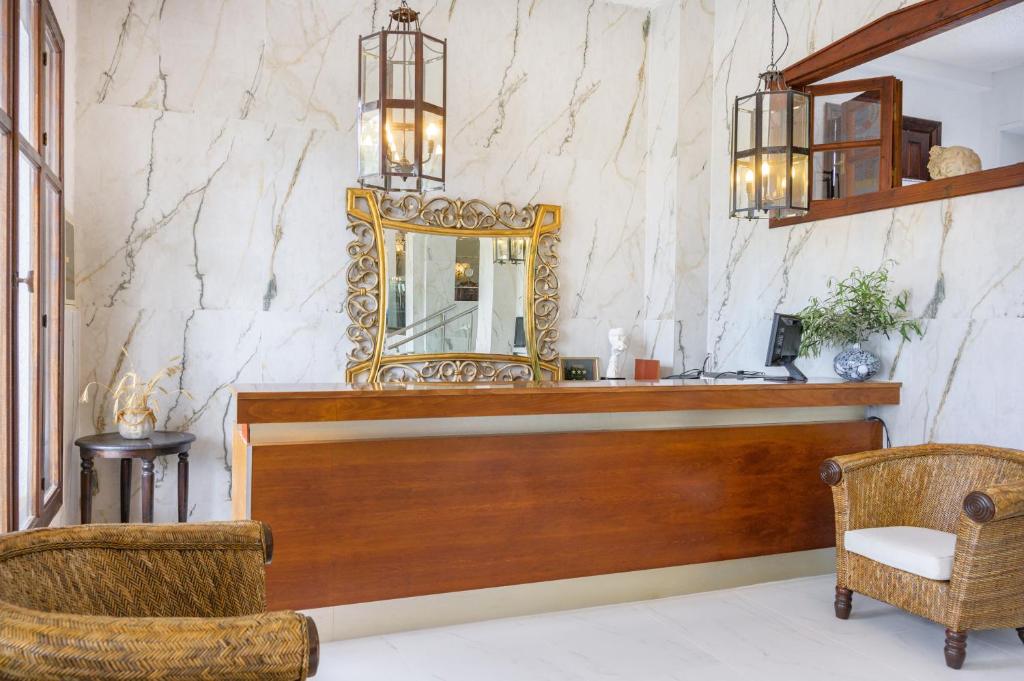 フロント・ロビー