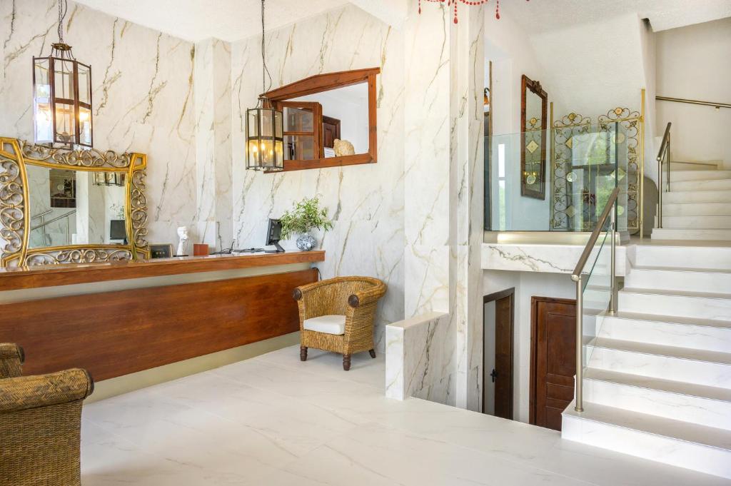 フロント・ロビー