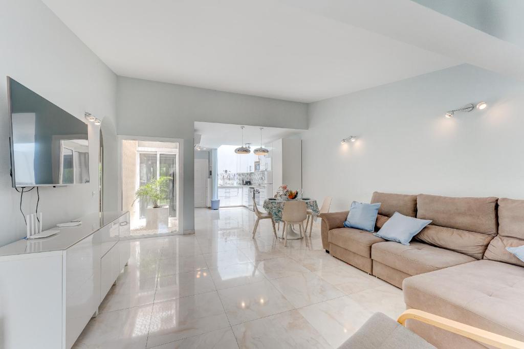Beautiful bungalow in Island Village - 1