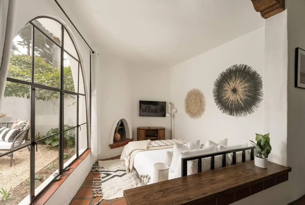 Cozy New - Casa Blanca Suite B1, hotel in Montecito