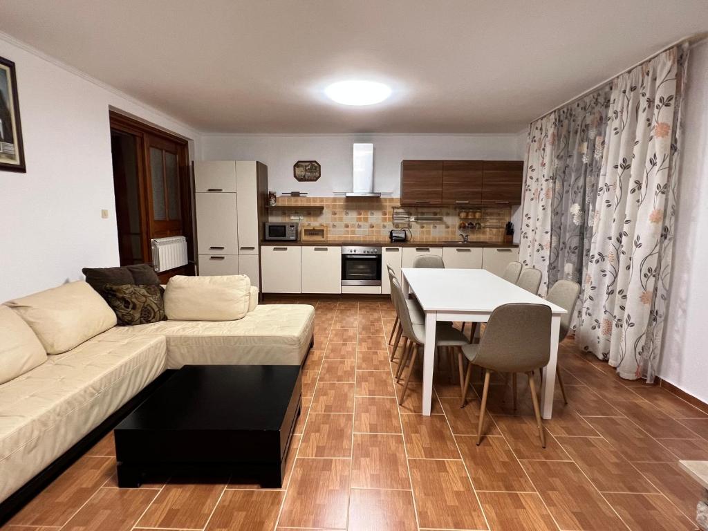 House with pool and sea view - 5