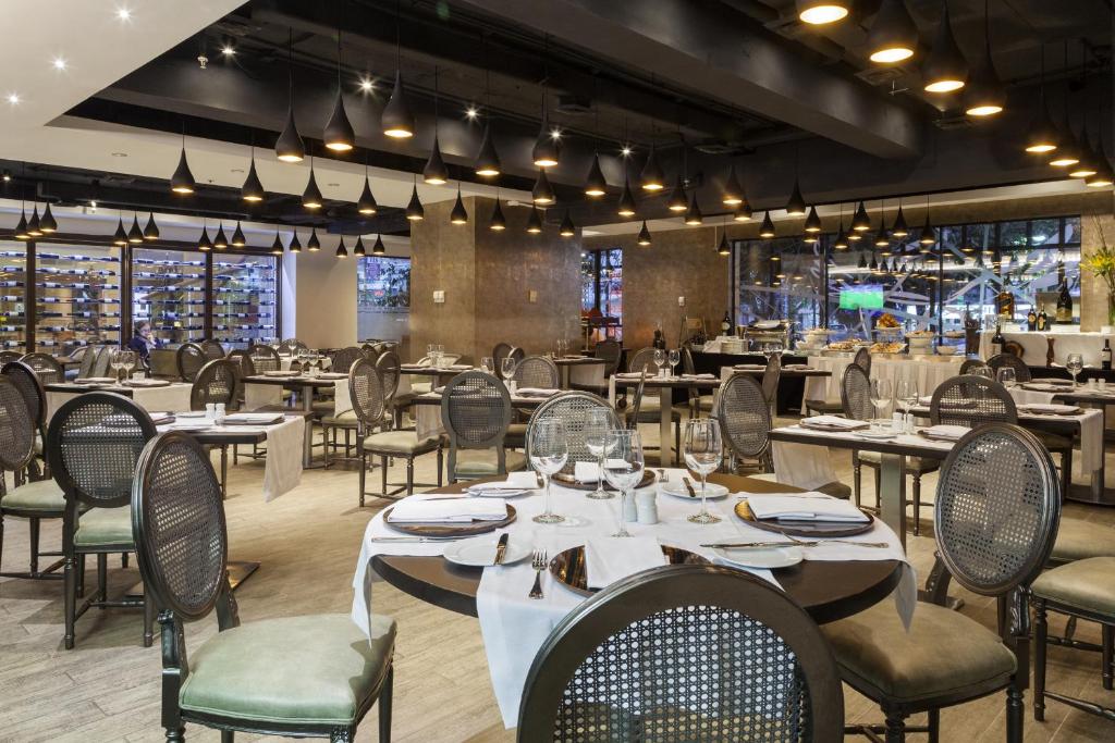 Bar/ Salón