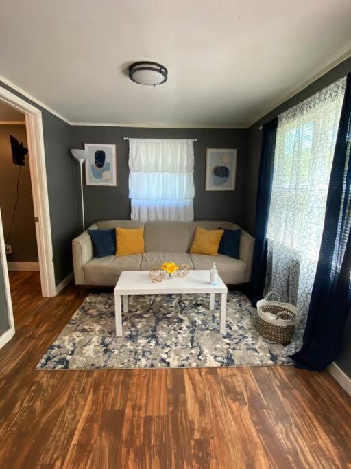Comfy, cozy cottage living!