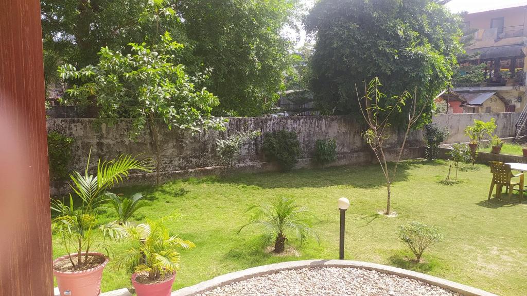 HOTEL CROWN HORIZON — Sauraha (6)