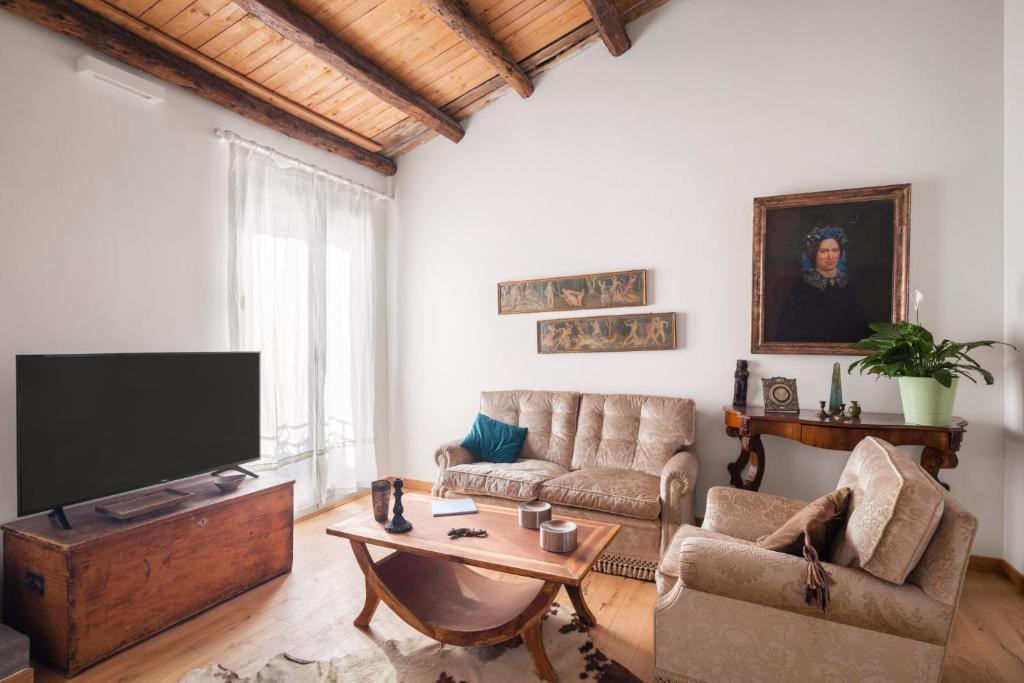 Conte Ruggero Apartment by DomuSicily - 2