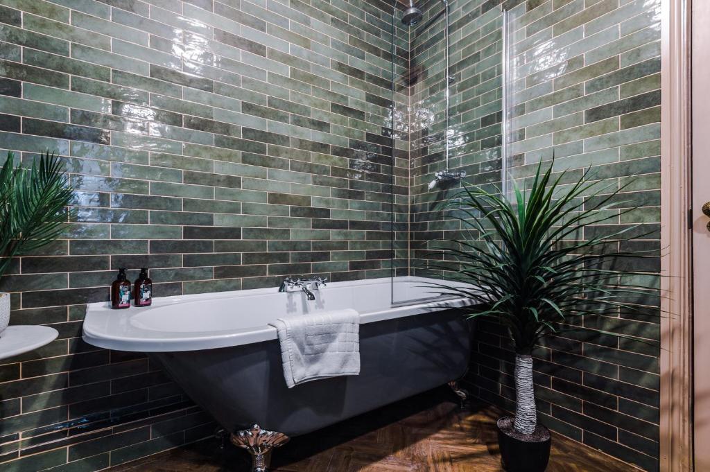 Russell Court by Orenda-Luxe, Llandudno photo 4