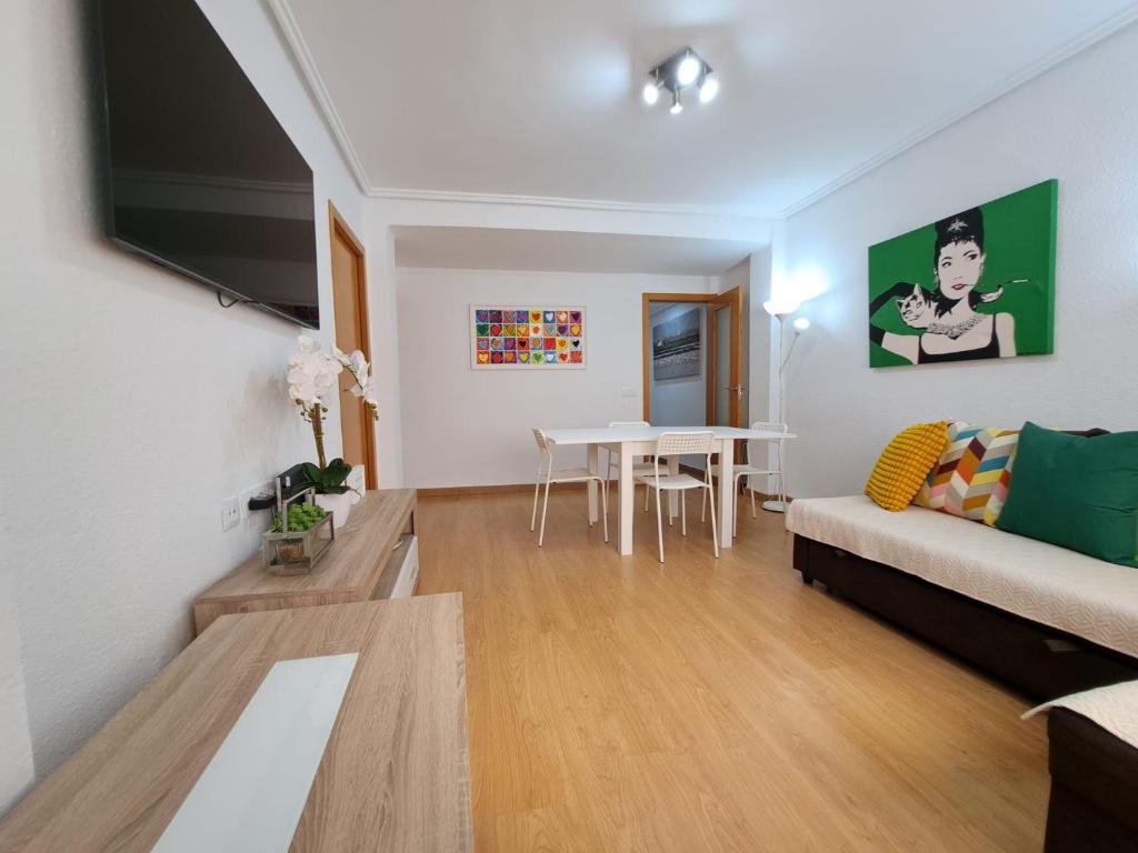 Céntrico apartamento en Valencia próximo parada de metro Ángel Guimerà - 4