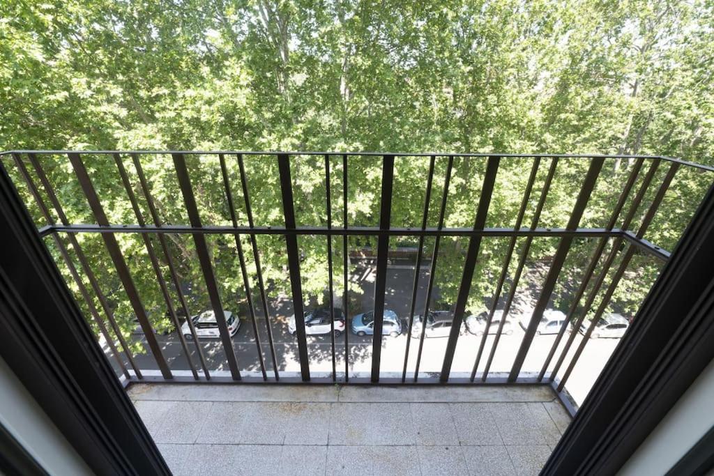 Testaccio Luminous and Large Apartment - 5