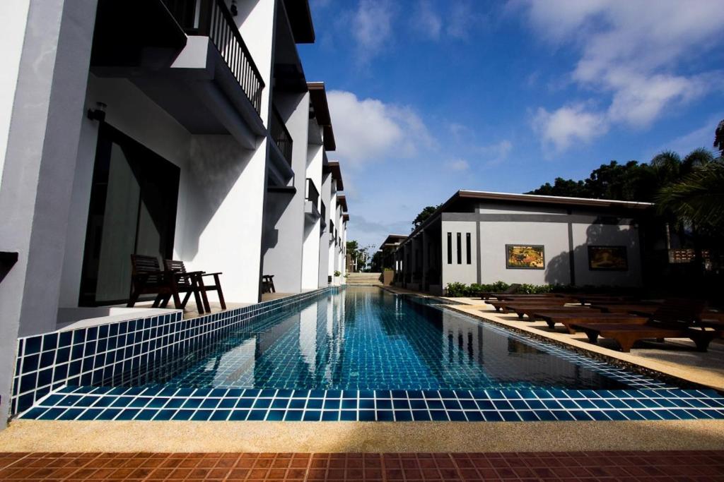 Alphabeto Resort, Nai Harn pláž