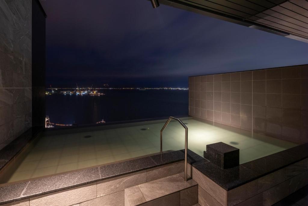 Hot spring bath