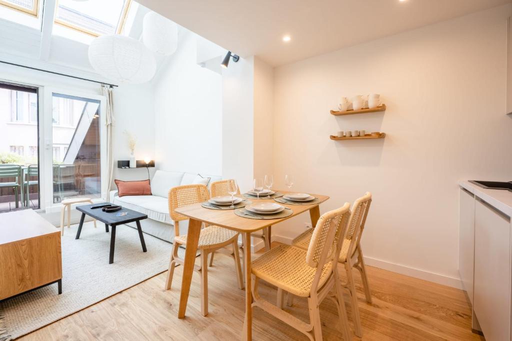 Le Duplex Vaugelas atypique en plein Centre Ville - 3