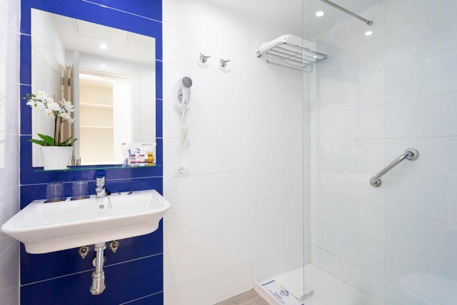 Globales Costa Tropical — Hotel rooms in Costa de Antigua, Canary Islands