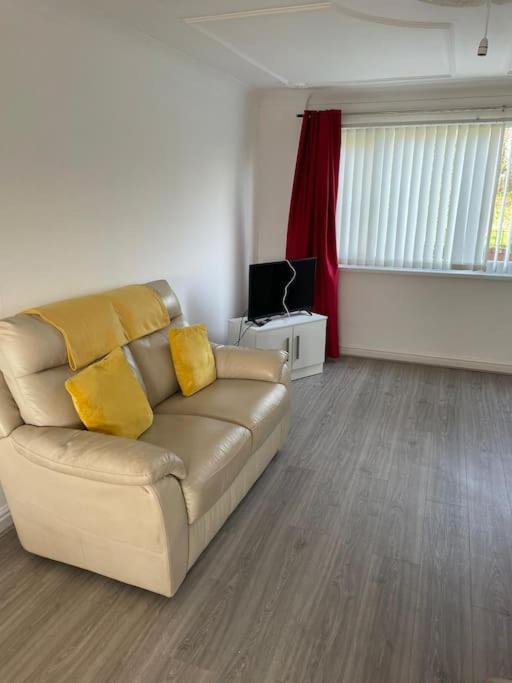 3 Bed Sleep 6, Bootle/Aintree