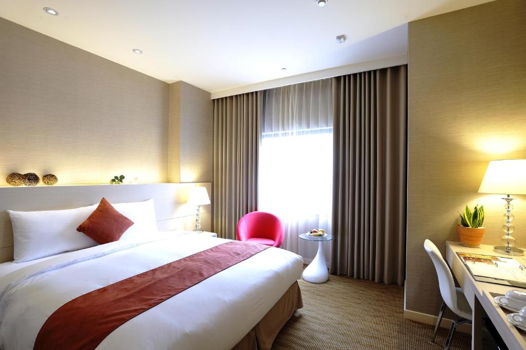 โรงแรมริเวอร์วิว (Hotel Riverview)