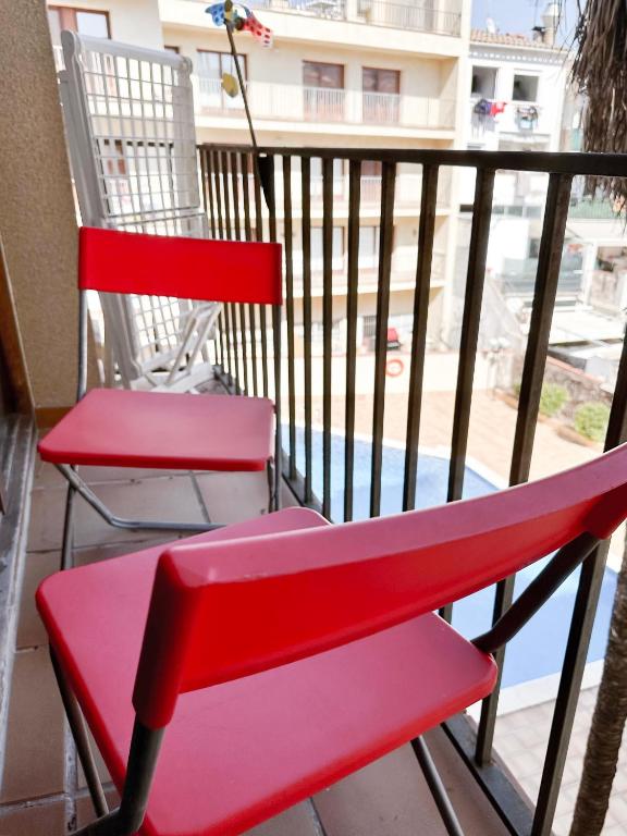 LETS HOLIDAYS CENTRIC APARTMENT with POOL in TOSSA 2 - 3