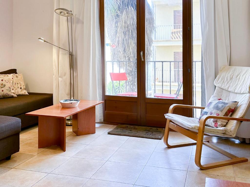 LETS HOLIDAYS CENTRIC APARTMENT with POOL in TOSSA 2 - 5