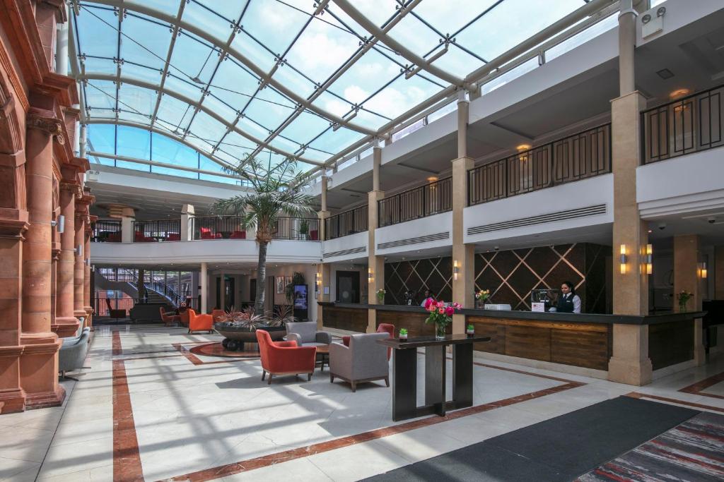 フロント・ロビー