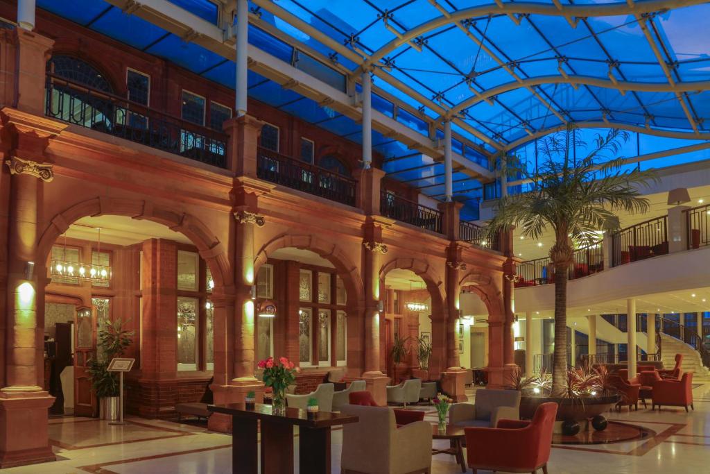 ザ クラウン ホテル (The Crown Hotel) フロント・ロビー