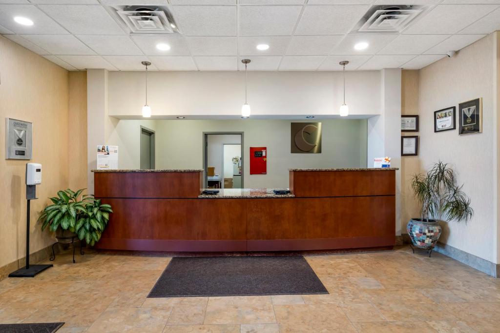 Comfort Inn & Suites Watertown - 1000 Islands photo
