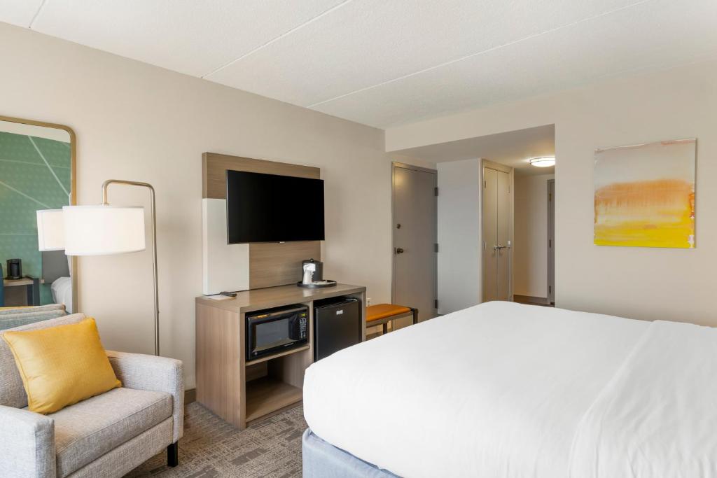 Comfort Inn & Suites Watertown - 1000 Islands photo