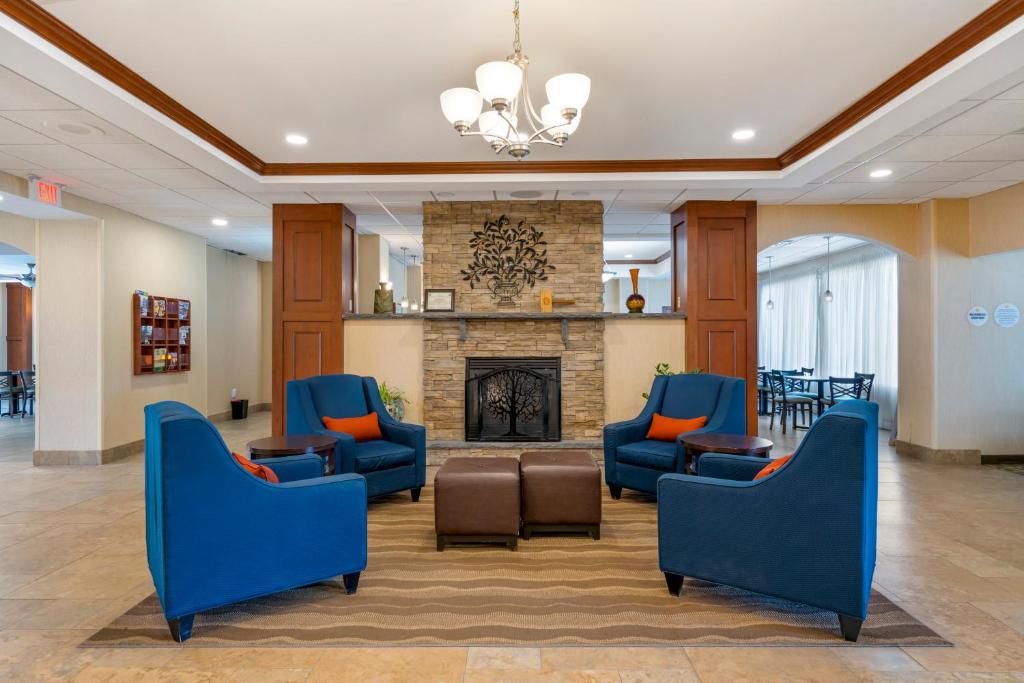 Comfort Inn & Suites Watertown - 1000 Islands photo