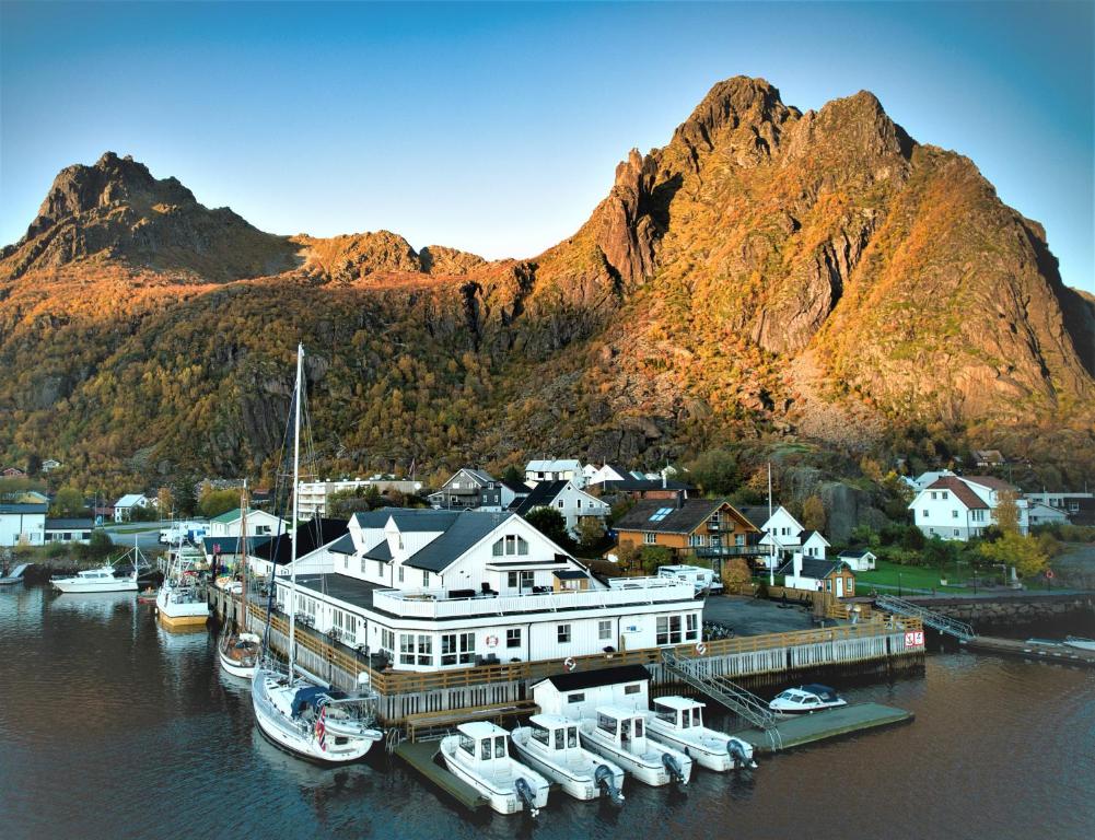 Lofoten Rorbuer photo