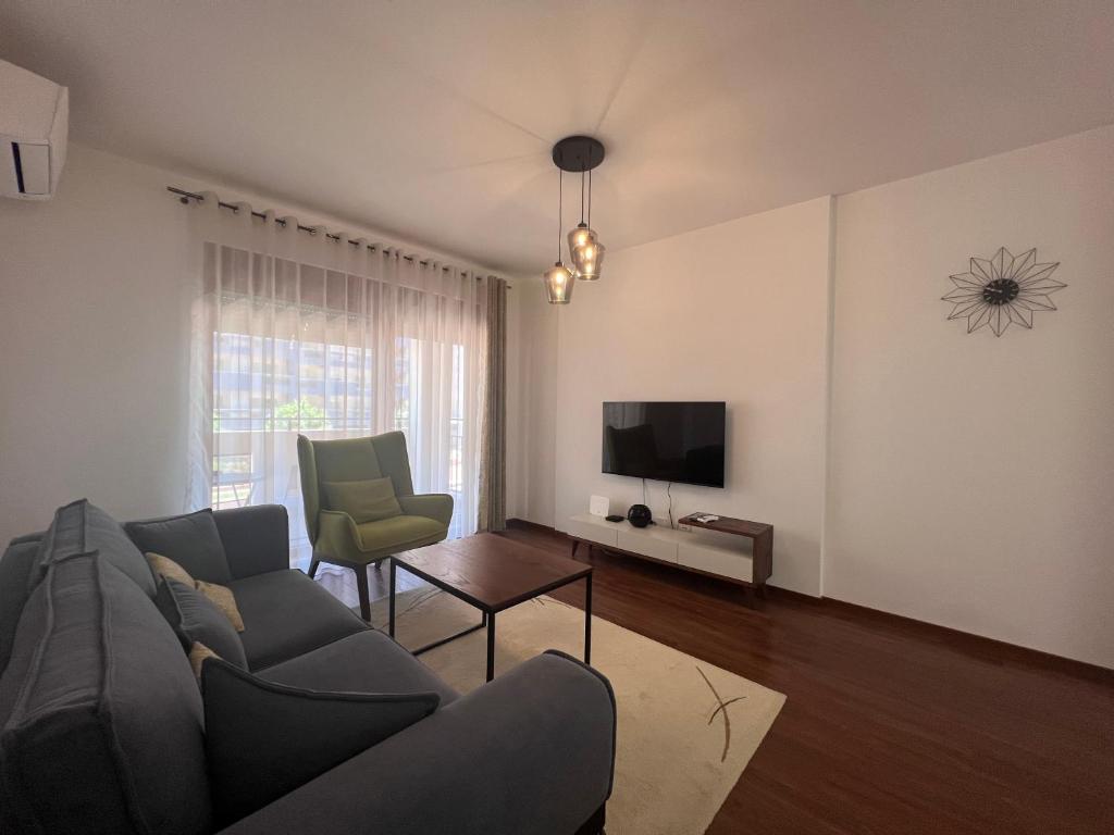 White Homes 1BR/APT•Master Quart - 3