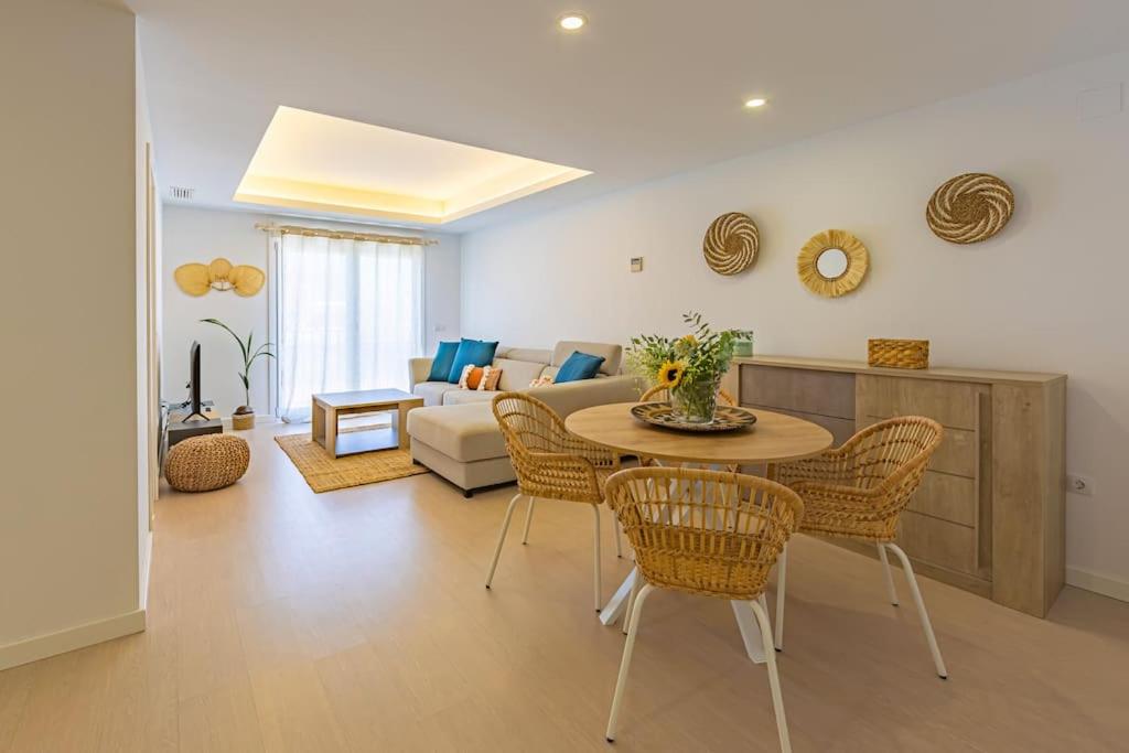 Ventura-Céntrico, Piscina, Balcón WIFI y Parking, Tarifa