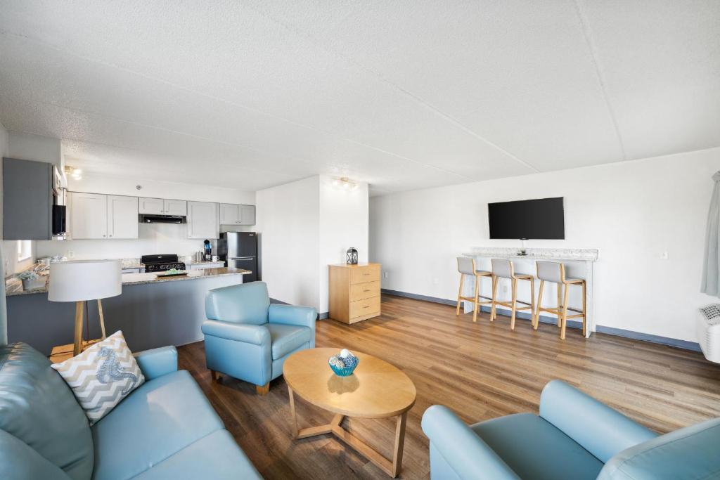Sugar Sands Beachfront Hotel, a By The Sea Resort photo