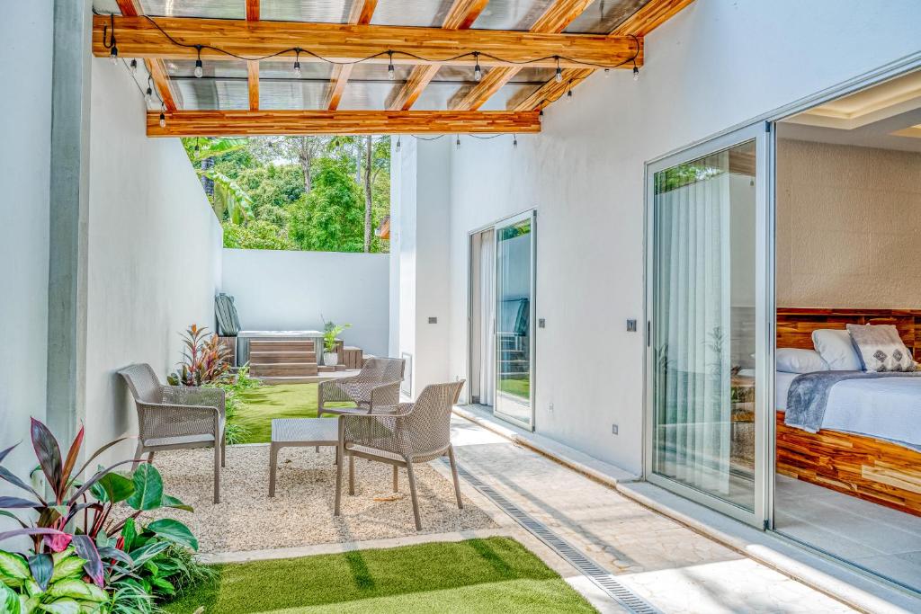 Hermosa Waves D1, Jacó