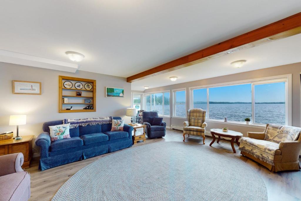 Cobbossee Hideaway, Winthrop