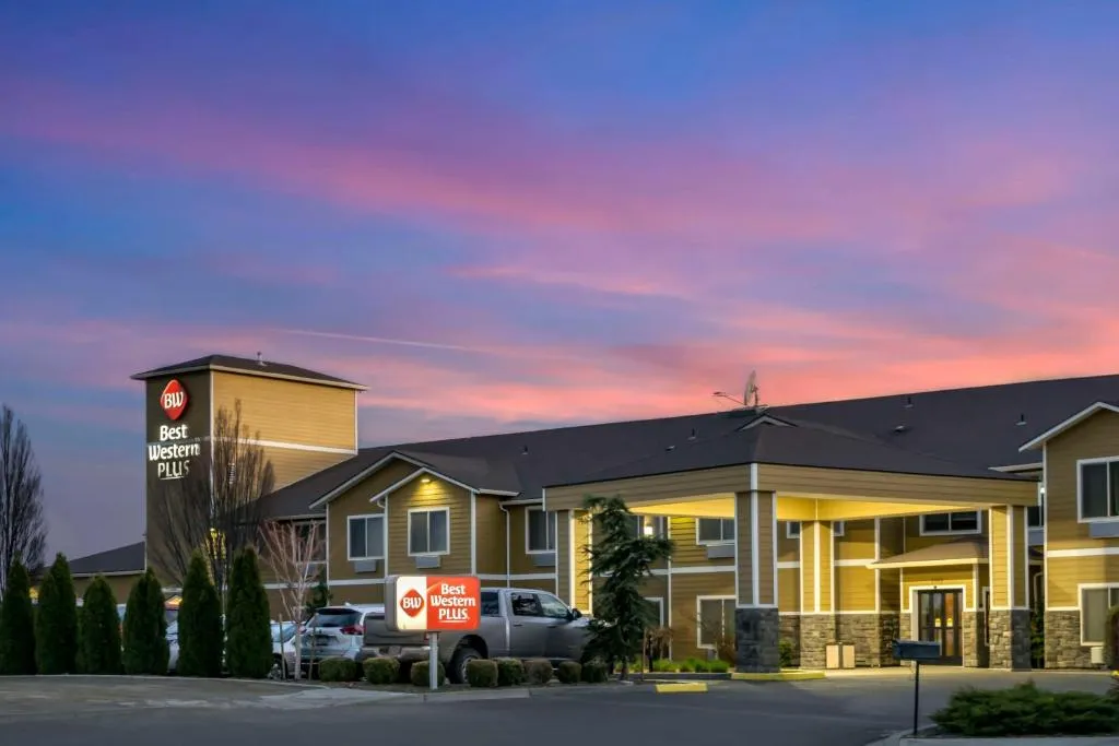 Best Western Plus Grapevine Inn，位于Sunnyside的酒店