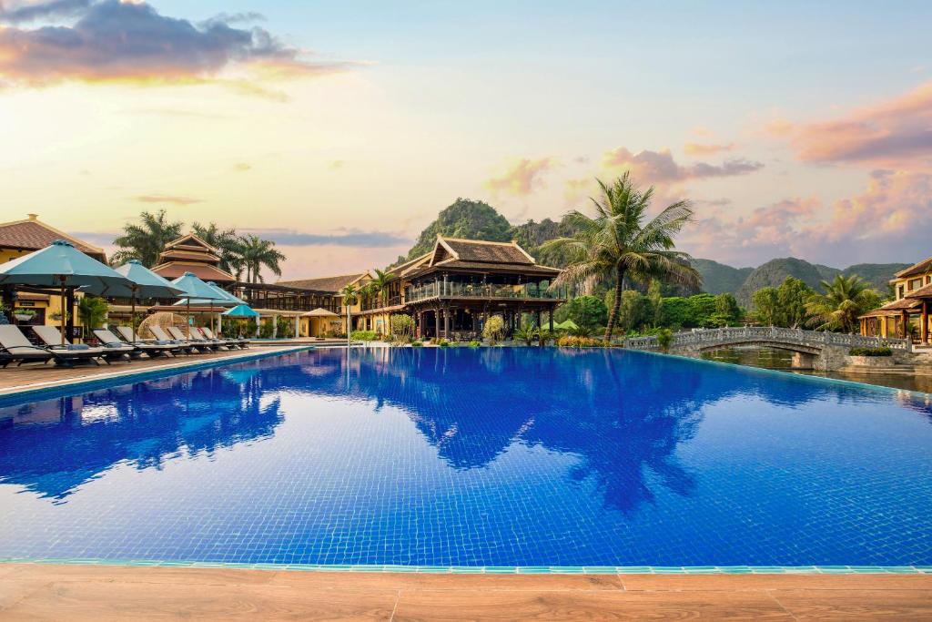 Emeralda Resort Tam Cốc