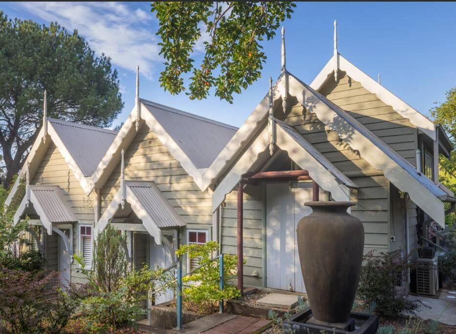 Olive Tree Cottage, Central Tilba