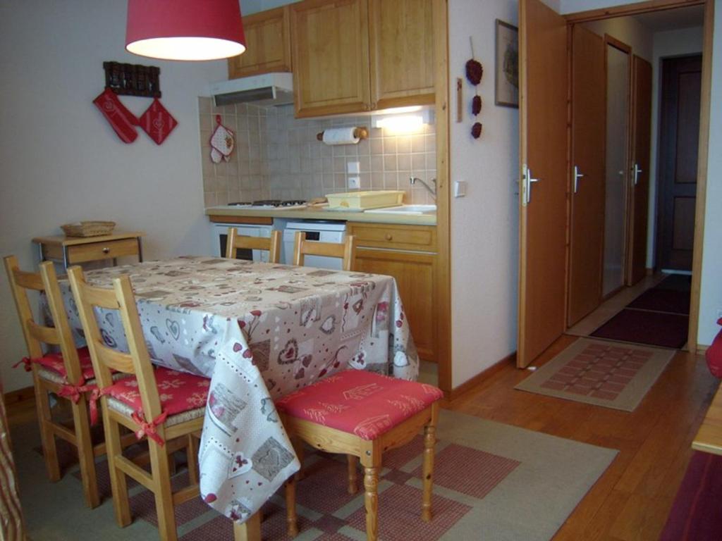 Appartement pour 4 personnes à Crest-Voland, proche des pistes et commerces, avec parking et balcon exposé sud - FR-1-733-35 - 2